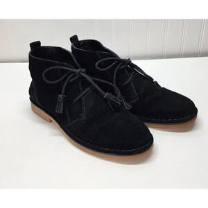 Tommy Bahama Women's Black Suede Lace-Up Ankle Boots With Tassel Details & Rubbe